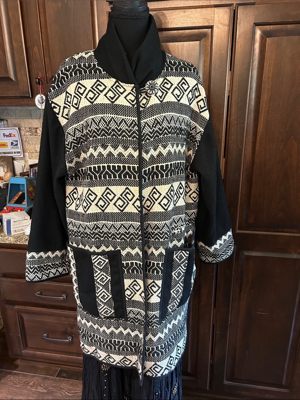 1990’s Pier One Passports OSFM Black & Cream Patterned Wool Blend Blanket Coat